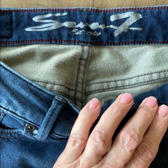 Seven 7 Medium to Dark Wash Bootcut Jeans, Size 4 - Picture 2 of 13